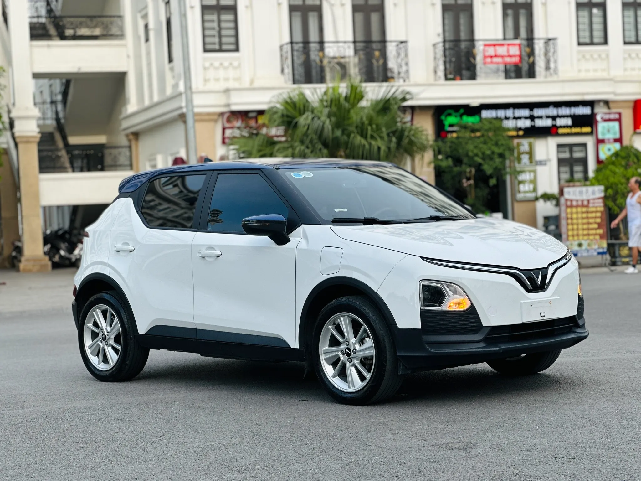 Thuê xe tự lái Trà Vinh VinFast VF5